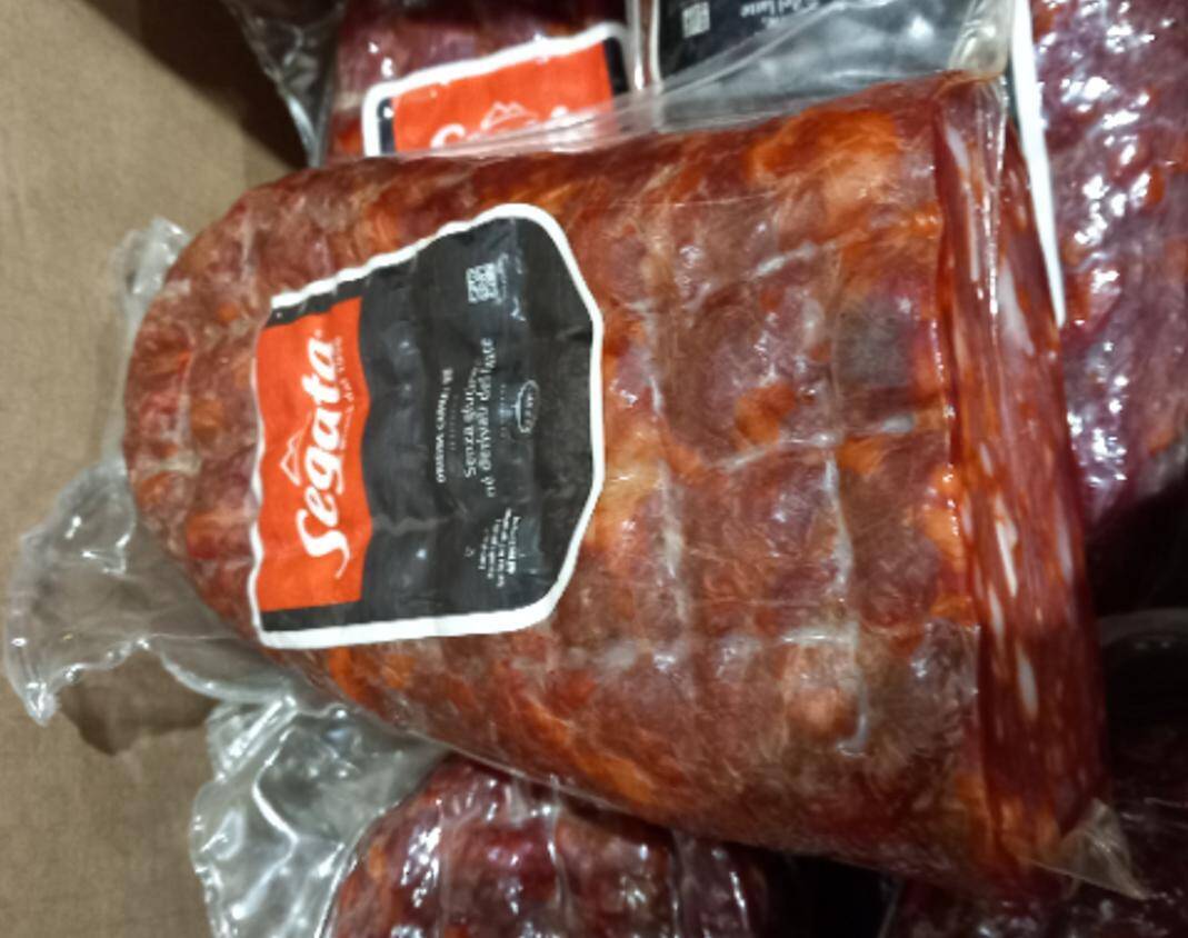 Salami Spianata Piccante połówki ok.1,3kg/12 Segata