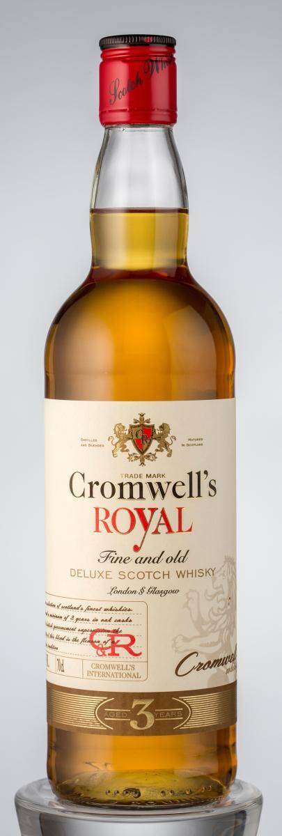 Whisky szkocka Cromwell's Royal 3 ANS 40% 0,7L/6