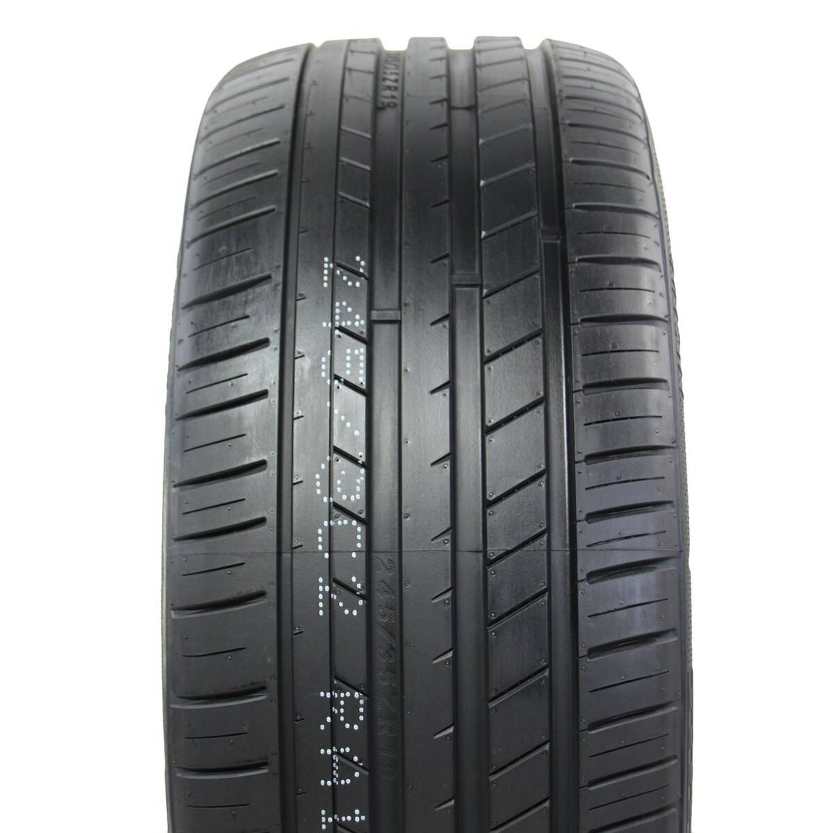 245/35R19