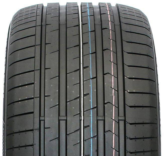 235/40R19