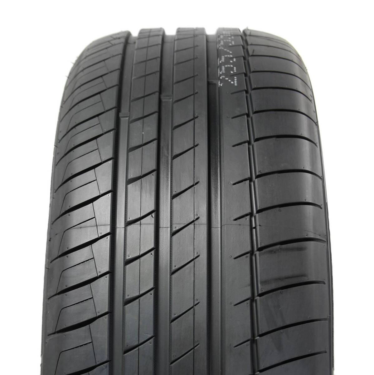 OPONA 255/55R19 111W TL/C/C/2/72
 KAPSEN RS26 LATO