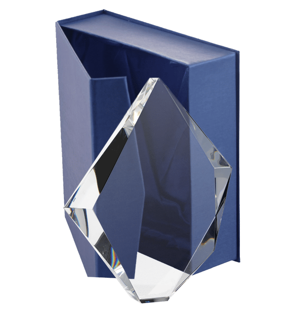 Statuetka szklana z etui w komplecie